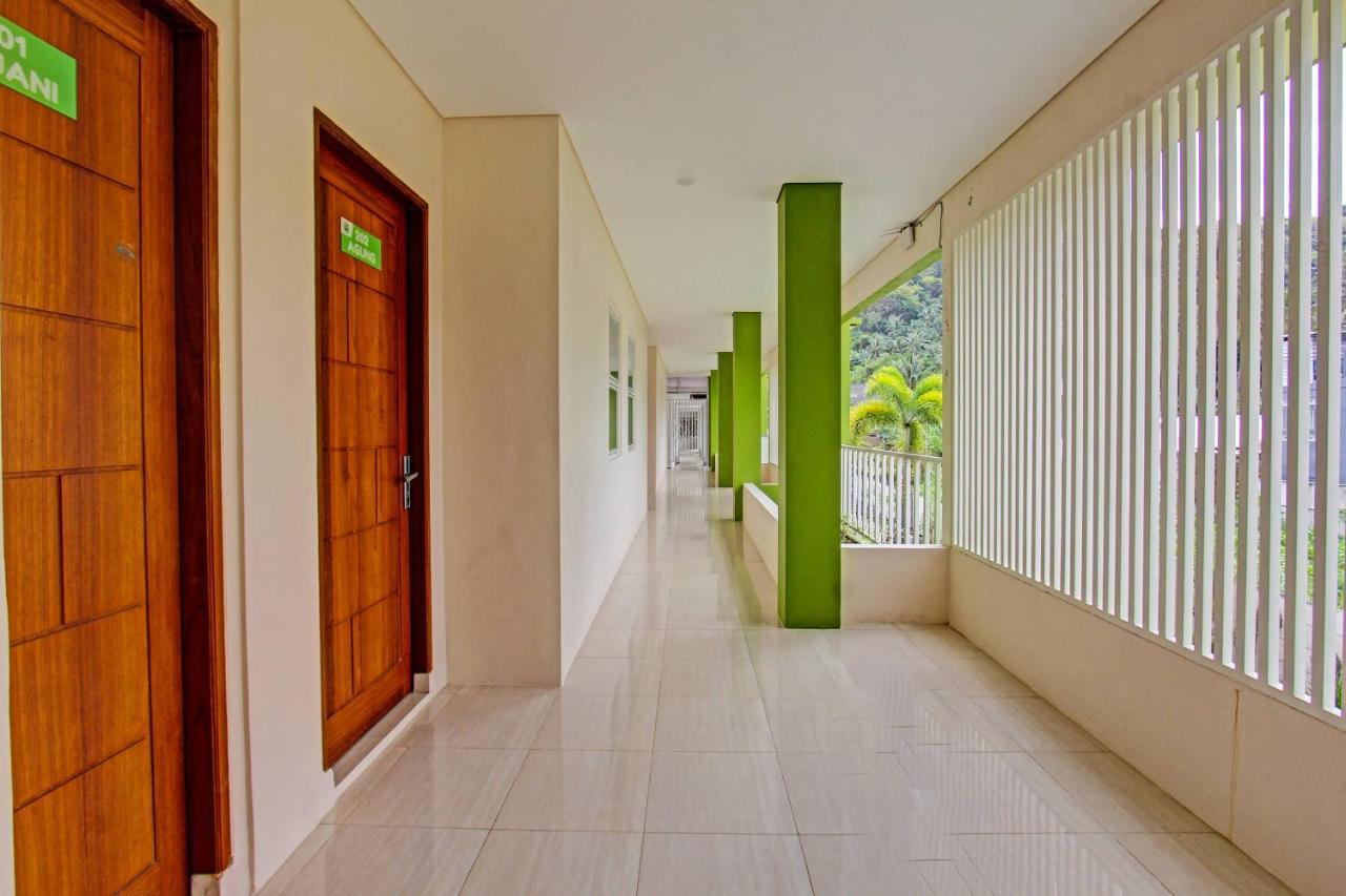 Capital O 91384 Rintaka Residence Senggigi Exterior photo